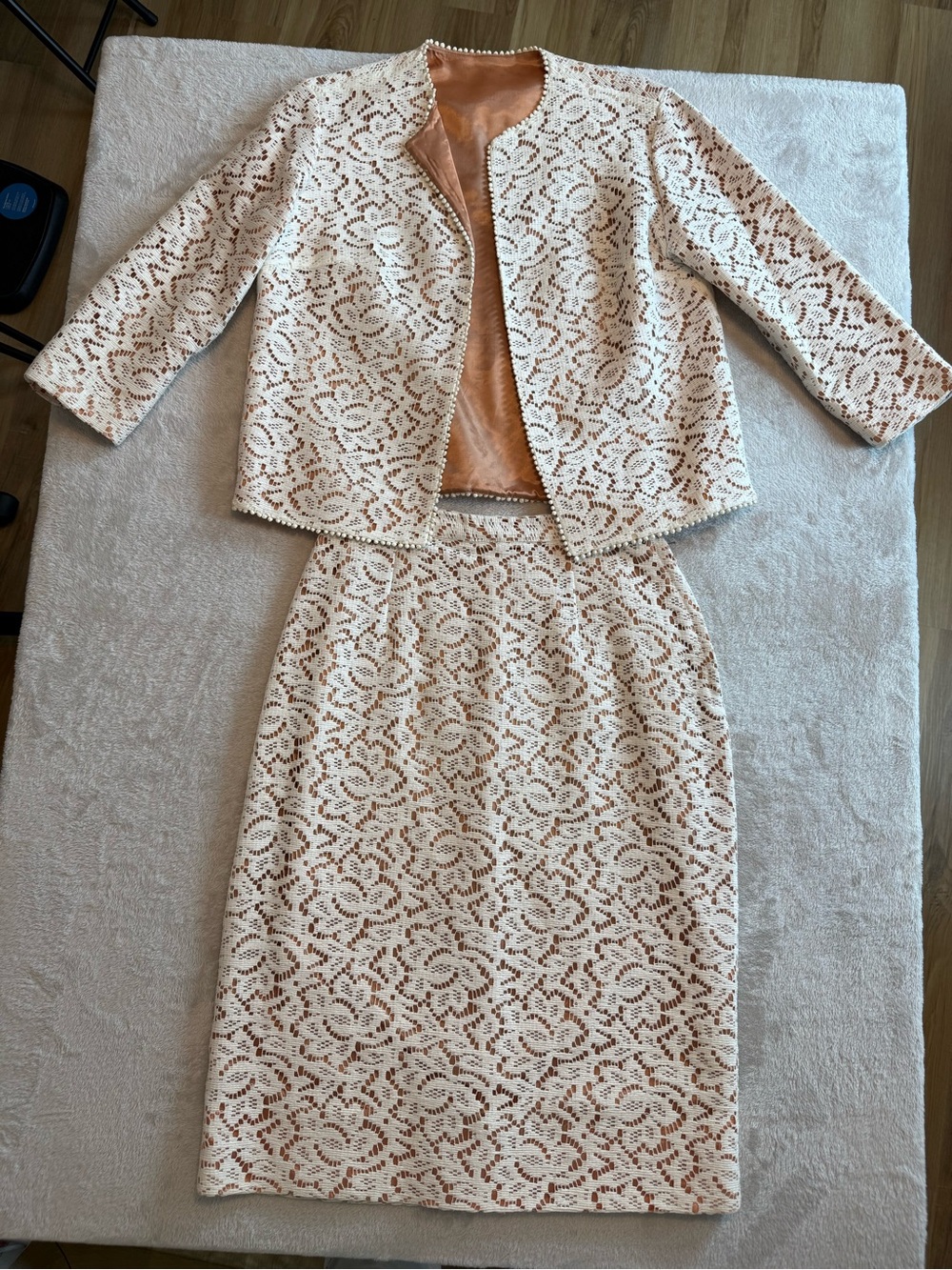Vintage ILGWU Lace Skirt Suit Set 60s Nude Ivory Pencil Skirt Jacket Womens Sz 4